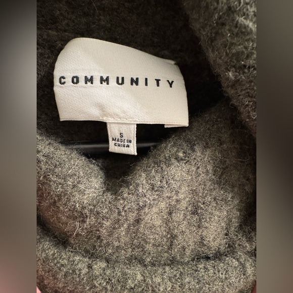 Aritzia Plutarch Sweater - Picture 3 of 5